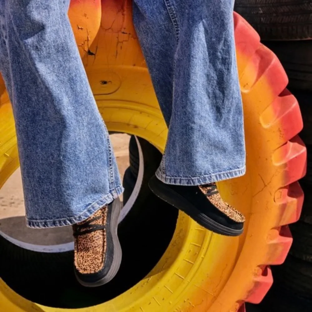 Hey Dude Wendy Comf Luxe Women’s size 11 - Picture 2 of 11